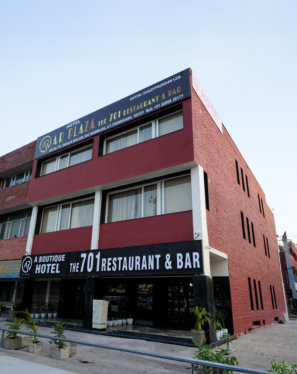 Interior AR Plaza Hotel Room